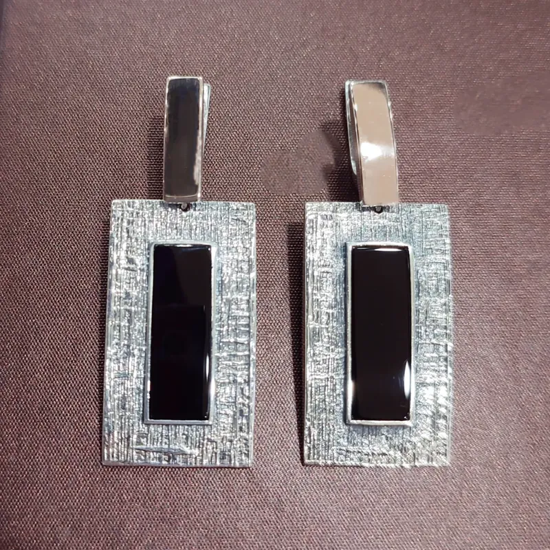 Срібні сережки з золотою пластиною та оніксом — фото 3