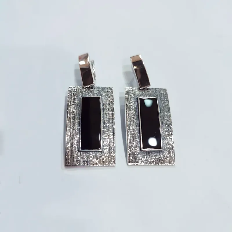 Срібні сережки з золотою пластиною та оніксом — фото 2