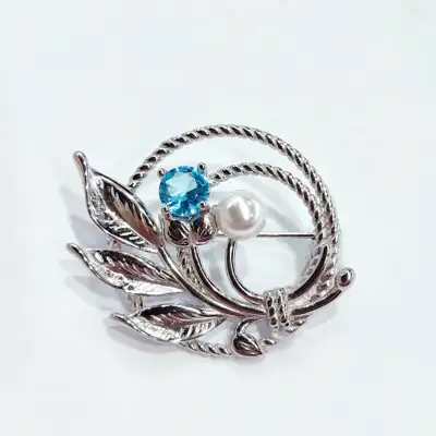 Срібна брошка — срібна прикраса