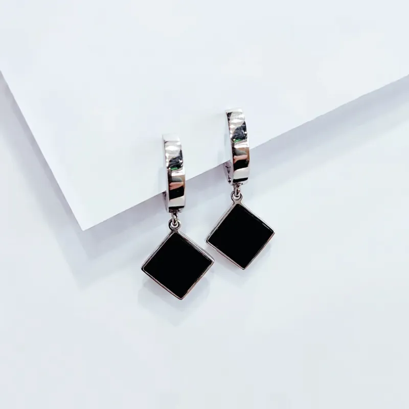 Срібні сережки вісюльки "Ромбік" з оніксом — фото 3