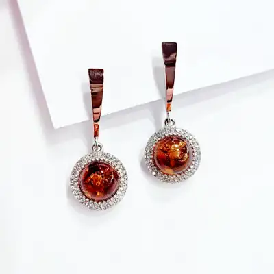 Срібні сережки вісюльки з золотою пластиною та бурштином — срібна прикраса