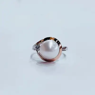 Срібна каблучка з золотою пластиною та перлиною — срібна прикраса