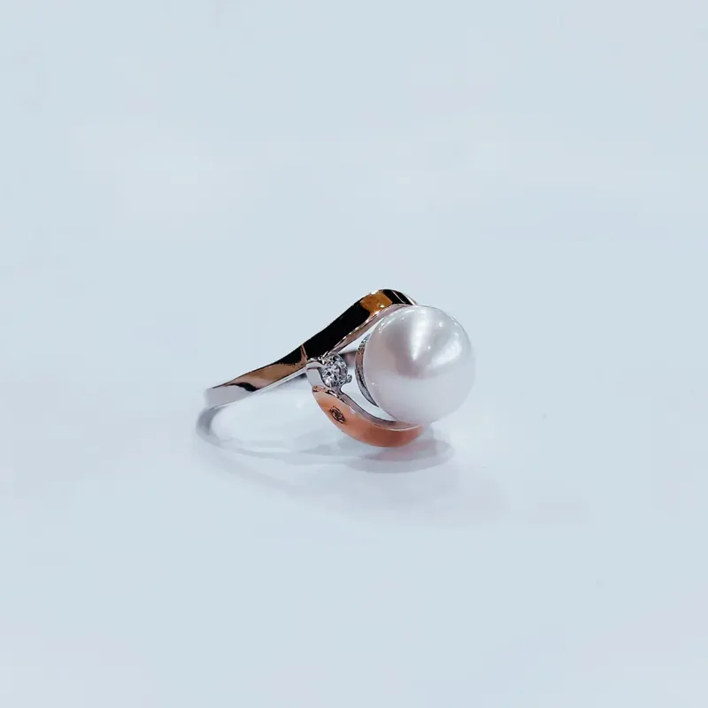 Срібна каблучка з золотою пластиною та перлиною — фото 2