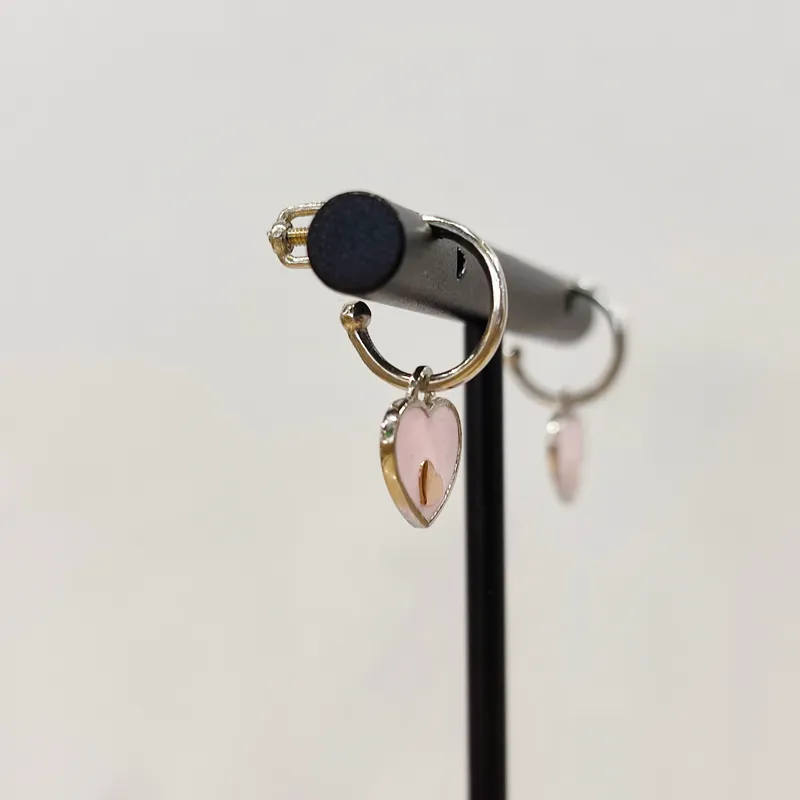 Срібні, дитячі-підліткові сережки з позовною ємалью — фото 2