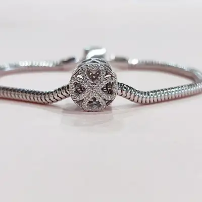 Срібний шарм з ажурним клевером — срібна прикраса