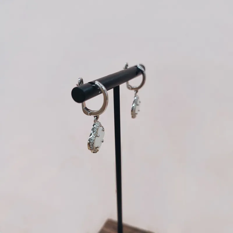 Срібні сережки вісюльки Клевер у стилі Ван Кліф з перламутром та фіанітами — фото 2