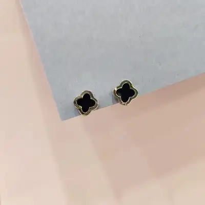 Срібні сережки-гвоздики у стилі Van Cleef із золотою пластиною — срібна прикраса