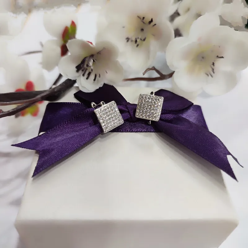 Сережки із срібла у формі квадратів — фото 4