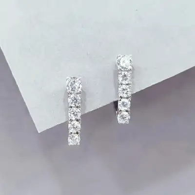 Сережки із срібла, доріжка з фіанітів — срібна прикраса