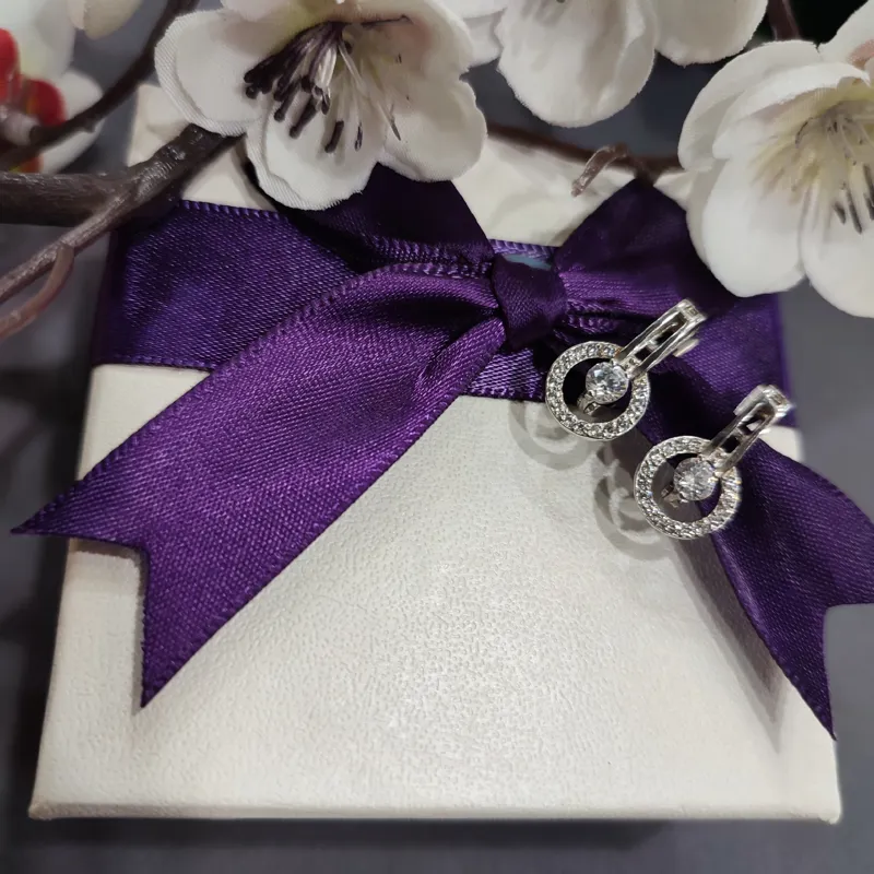 Сережки із срібла з фіанітами — фото 3