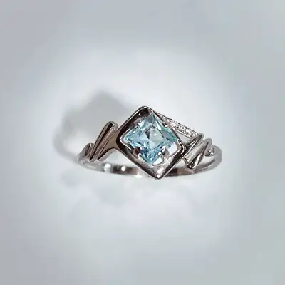 Каблучка із срібла з топазом — срібна прикраса