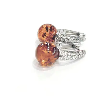 Сережки із срібла з бурштином — срібна прикраса